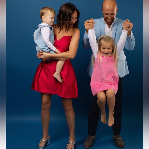 ASOS DESIGN satin sweetheart bandeau structured mini dress in red - Picture 4 of 5